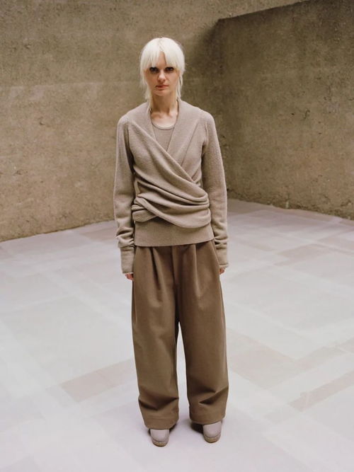 玩轉(zhuǎn)針織其實很簡單 3種解構(gòu)針織服裝的設(shè)計案例分享