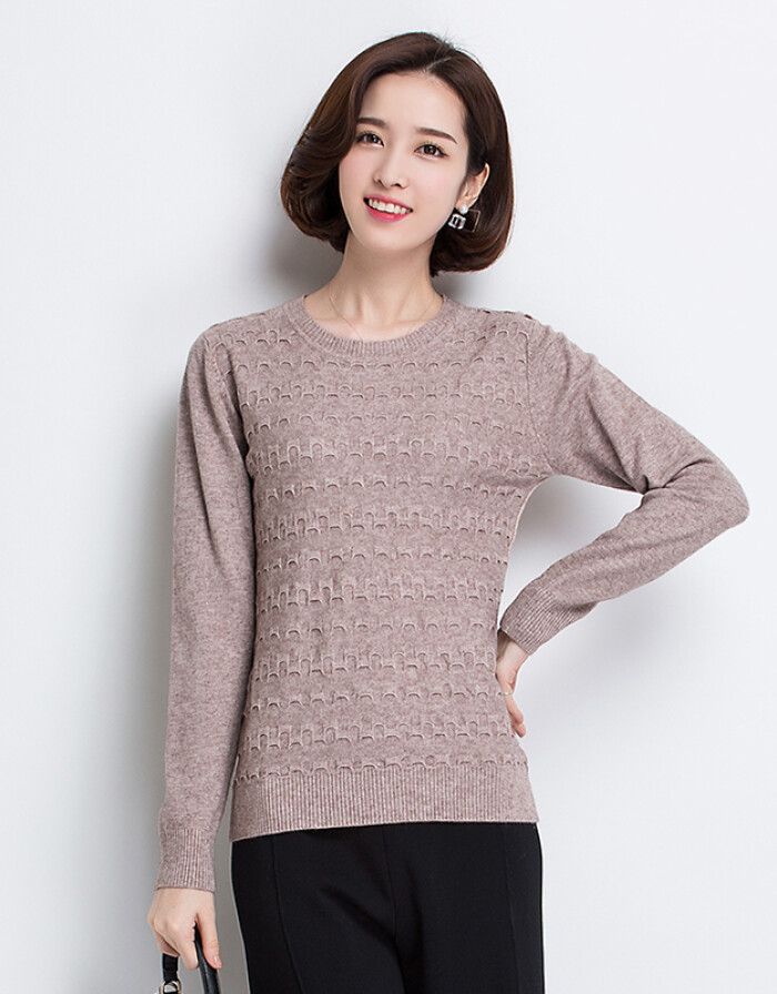 秋冬新風尚 修身百搭酒紅羊毛衫